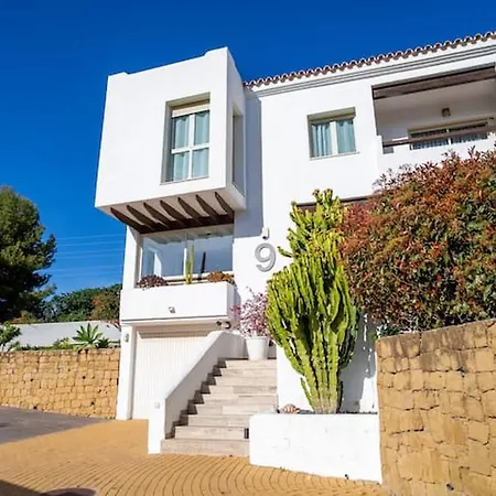 Hermosa En Benahavis Villa Estepona